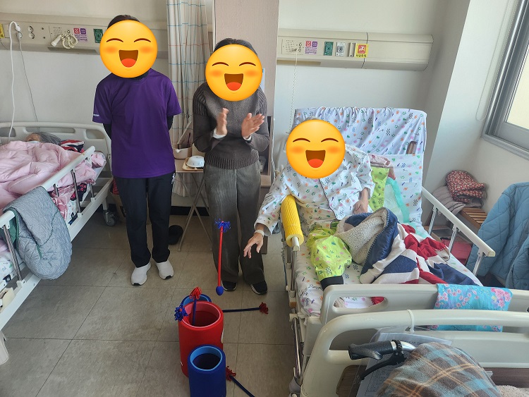 1월활동 -놀이요법 <투호던지기>